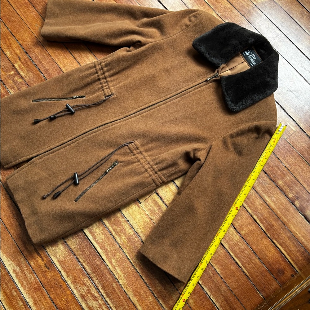 Vintage LISA FASHION Wool Cashmere Coat | Hourglass Silhouette | Med - Picture 12 of 15